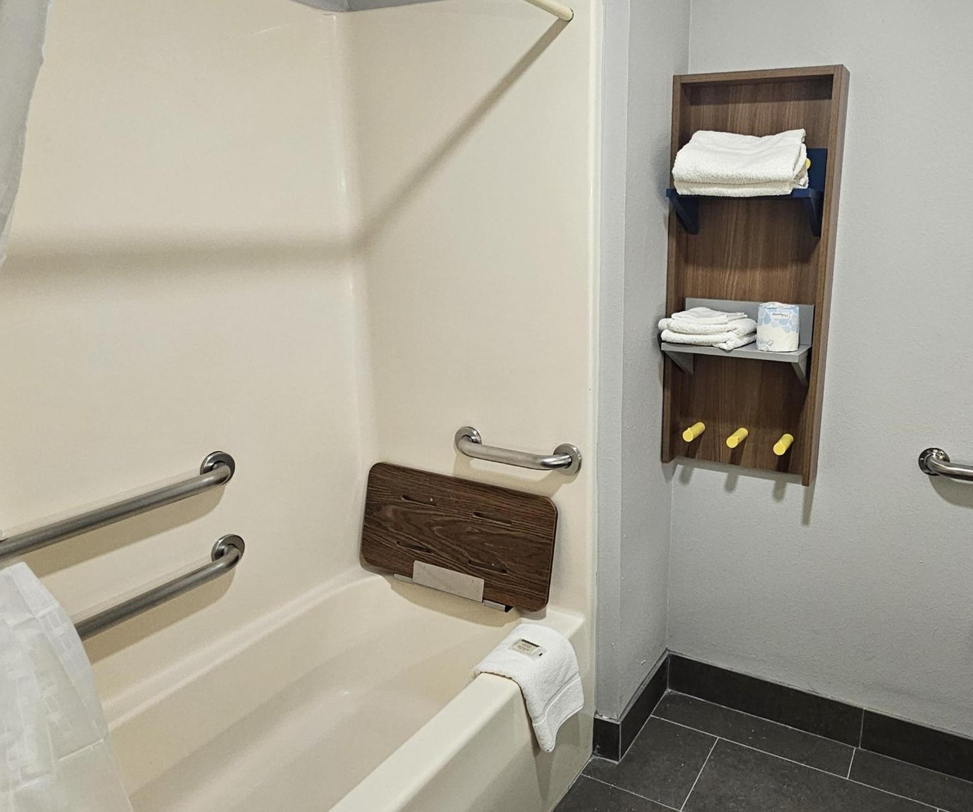 Microtel Inn & Suites By Wyndham Tulsa - Catoosa Route 66 Exteriér fotografie